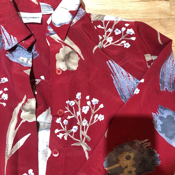 Red floral button up blouse - Picture 3 of 3